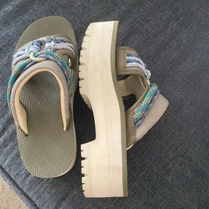 TEVA Womens Flatforms Indio Carabiner Rope Slide